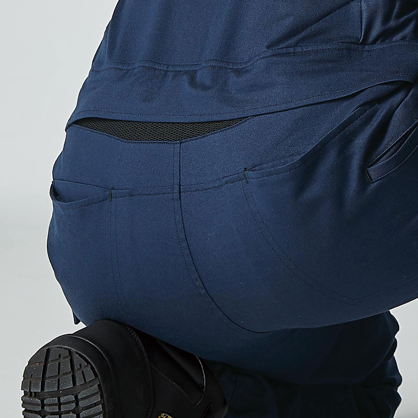 サンエス 作業服 ワーキングウェア 汚れが落ちやすい防汚加工 幅広く対応する多機能ウェア 【つなぎ】 WA22226